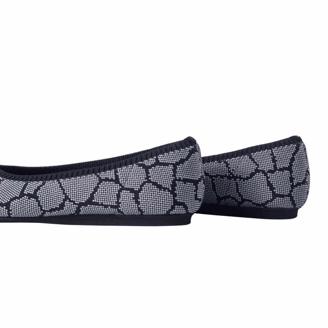 Mavis II Water-Repellent Flats Black